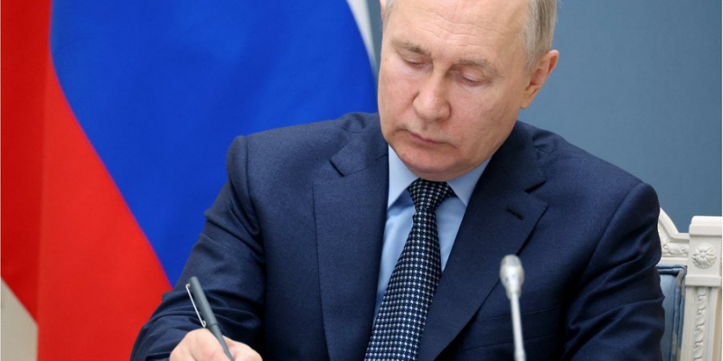 Економіка диктатора. Путін дозволив гнобити іноземних співвласників компаній із РФ ще цілий рік