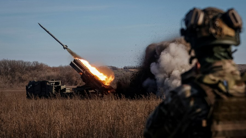 FT сообщила об угрозах Киева атаковать российские объекты вплоть до Сибири